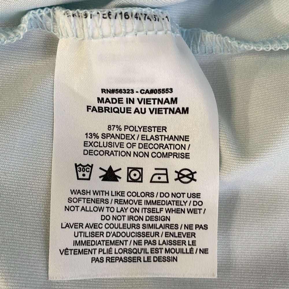 Nike Standard Fit Sleeveless Top - Picture 7 of 7